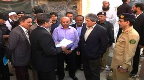 Governor Sindh visits occupied school in Karachi after talk with Altaf