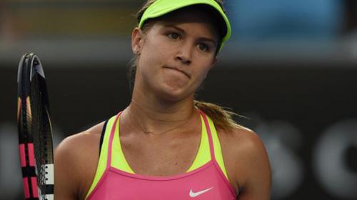Bouchard wins ugly to make Open fourth round