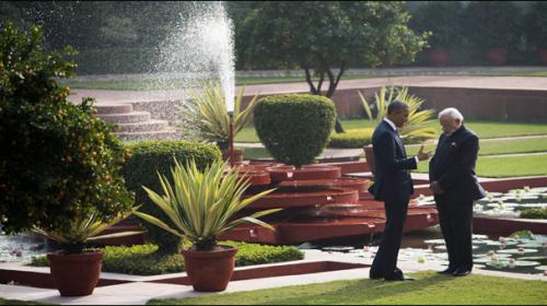 Obama holds talks with Modi on landmark India visit