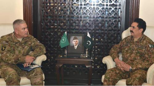 Army Chief discusses Afghan border coordination with US commander
