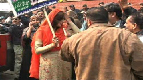 Slip of the tongue: PML-N worker chants 'Go Nawaz Go' 