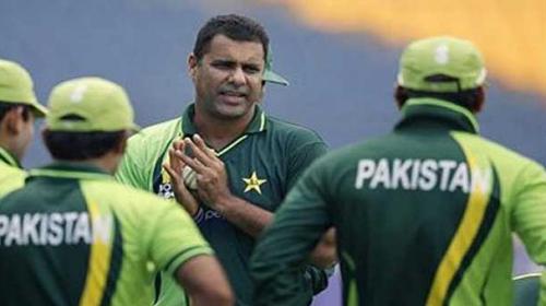 Waqar hopes struggling Younis Khan comes good