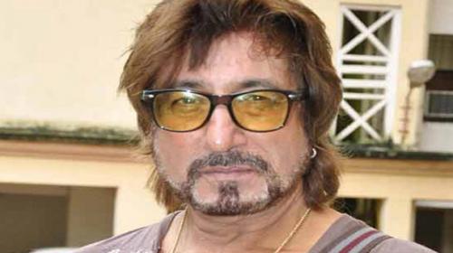 Shakti Kapoor attacked by crowd