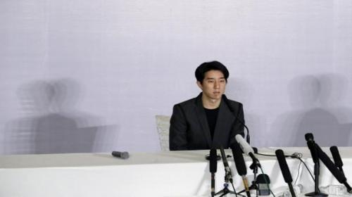Jackie Chan's son, freed from jail, apologizes to the public
