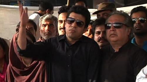 PTI leader demands ‘red warrant’ for Altaf