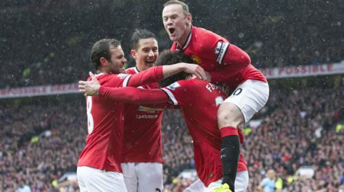 Chelsea extend lead as United down City