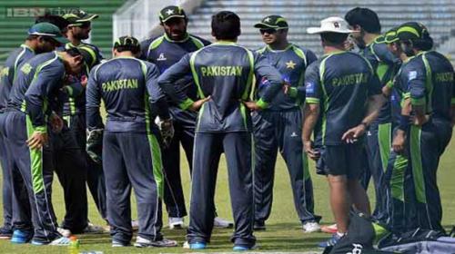 Pakistan team arrives in Bangladesh for month-long tour