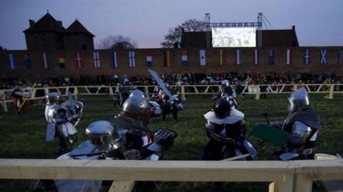 At Polish castle, knights tool up for medieval fight