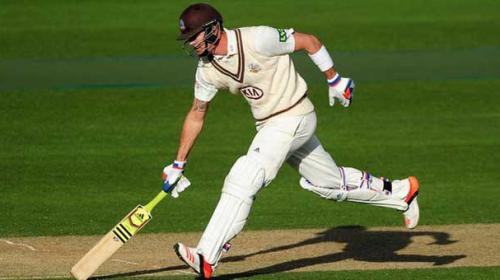 Pietersen boosts hopes of England recall with triple-century