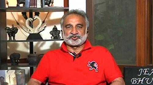 Zulfiqar Mirza claims to have 350 to 400 licensed weapons