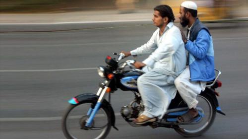 Helmet mandatory for Karachi motorcyclists, says DIG traffic