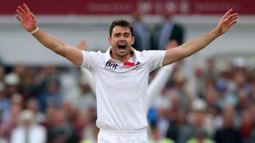Anderson takes 400th Test wicket