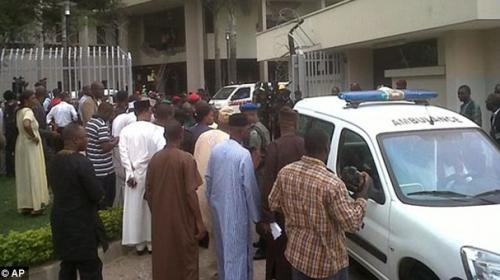 Suicide bomb in N-Nigeria mosque kill at least 9