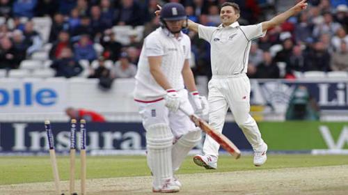 Boult and Southee rock England in second Test