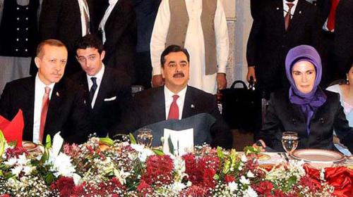 FIA tells Gilani to return Turk First Lady’s necklace 