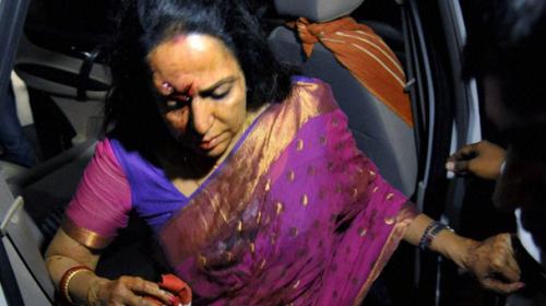 Bollywood actress Hema Malini injured in fatal car crash 