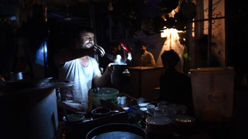 Part of Karachi plunges into darkness second night in a row