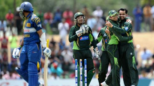 Under-scanner Hafeez shines for Pakistan