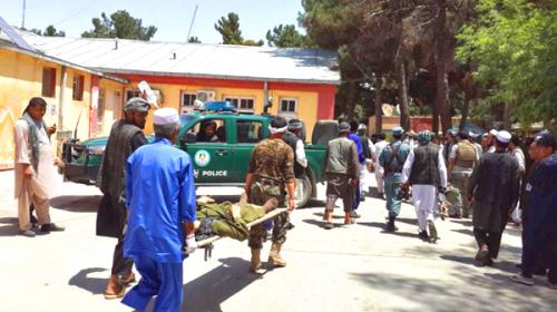 Suicide bomber kills 19 in Afghan market