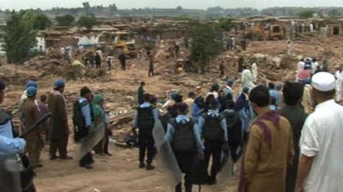 CDA continues operation against illegal slum in Islamabad