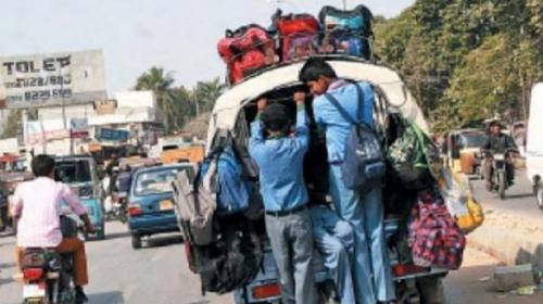 Karachi police announce new laws for school vans 