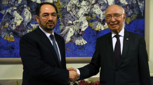 Afghan officials visit Pakistan to revive Taliban peace talks