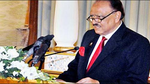 President confers civil awards on Pakistanis, foreign nationals