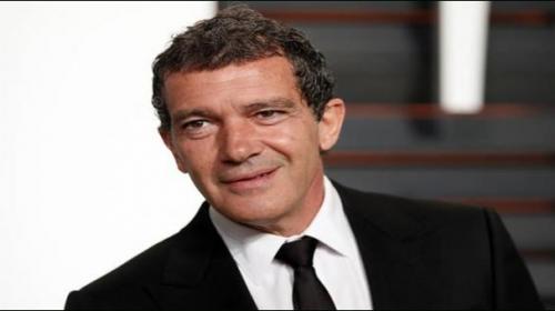 Antonio Banderas takes on new role in fashion