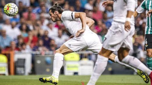 Bale double helps Benitez to first Madrid win