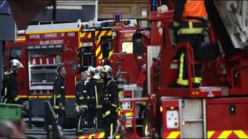 Eight dead in Paris apartment block fire