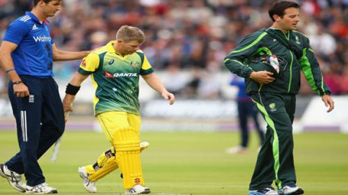 Warner suffers thumb blow