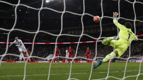 Kane tells Rooney to set unbreakable record