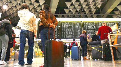 Court orders Lufthansa pilots to halt strike, 140,000 passengers grounded