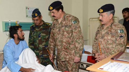 COAS, PAF chief visit wounded soldiers in Peshawar