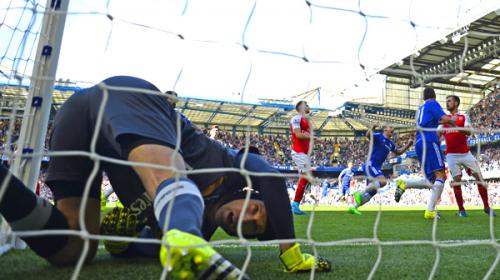 Chelsea sink nine-man Arsenal, Newcastle lose again