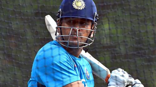 Dhoni returns to captain India for SAfrica series
