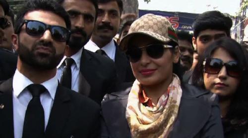 Meera double-nikkah case: Atiq-ur-Rehman, witnesses summoned 