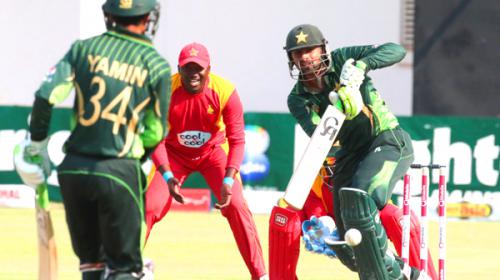Malik stranded by bad light as Zimbabwe beat Pakistan on D/L method 