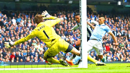 Five-goal Aguero fires City top, Palace soar to 3rd