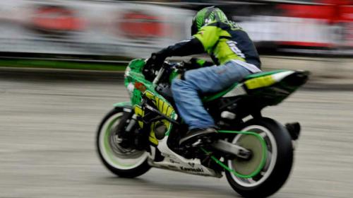 China biker clocked at 237 kph in Beijing speed stunt