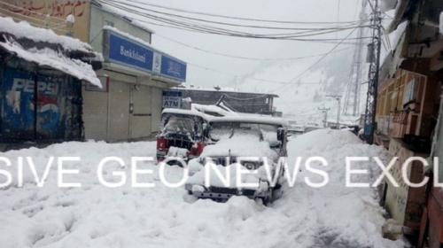 Naran-Kaghan road partially opened after snowfall wreaks havoc