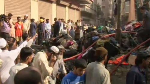 Fire destroys millions worth of goods in Karachi bazaar 