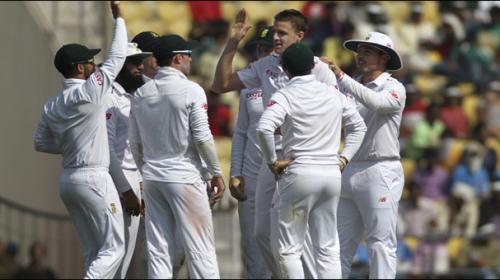 Morkel sends India crumbling in third Test