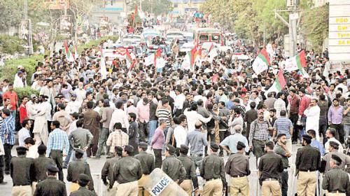 MQM comes out in force against pre-LB polls harassment, arrests