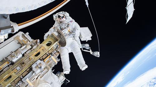 Celebrity chefs create Christmas delights for astronauts