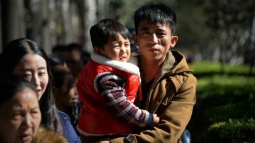 China abolishes one-child policy, allows couples to have two children