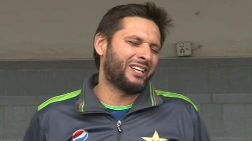 Question over performance infuriates Afridi; journos stage protest