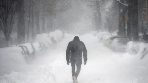 New York, Washington at standstill after storm
