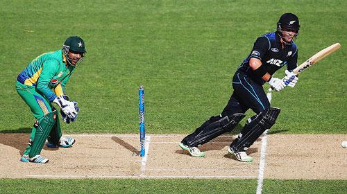 Kiwis beat Pakistan by 3 wickets to clinch ODI series 2-0