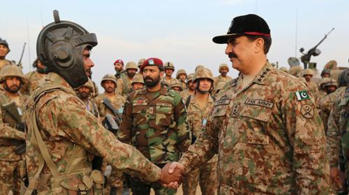 COAS witnesses military exercises in Cholistan, lauds standard of training